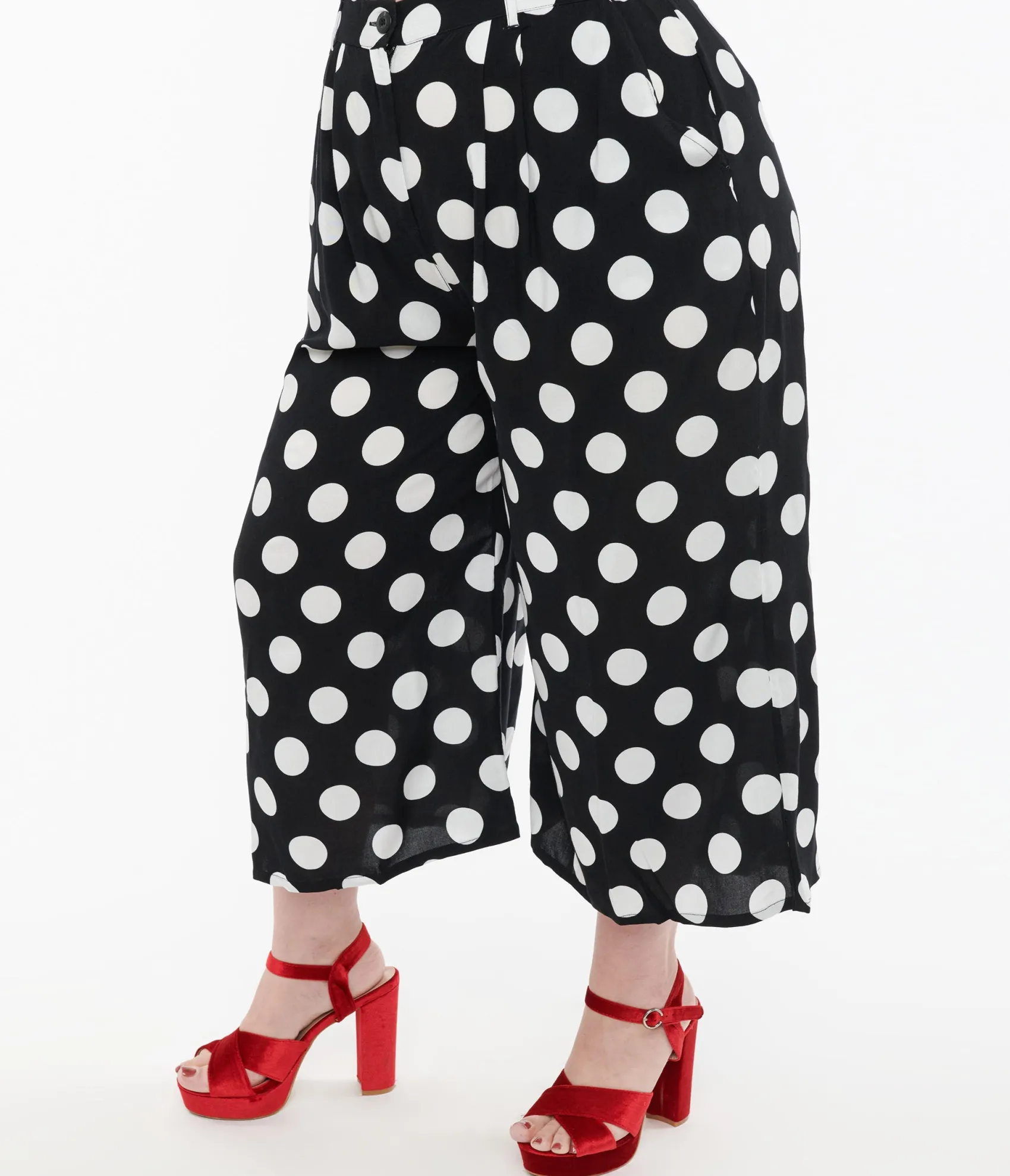 Unique Vintage Hell Bunny Plus Size 1960s Black & White Polka Dot Cropped Trousers Flash Sale