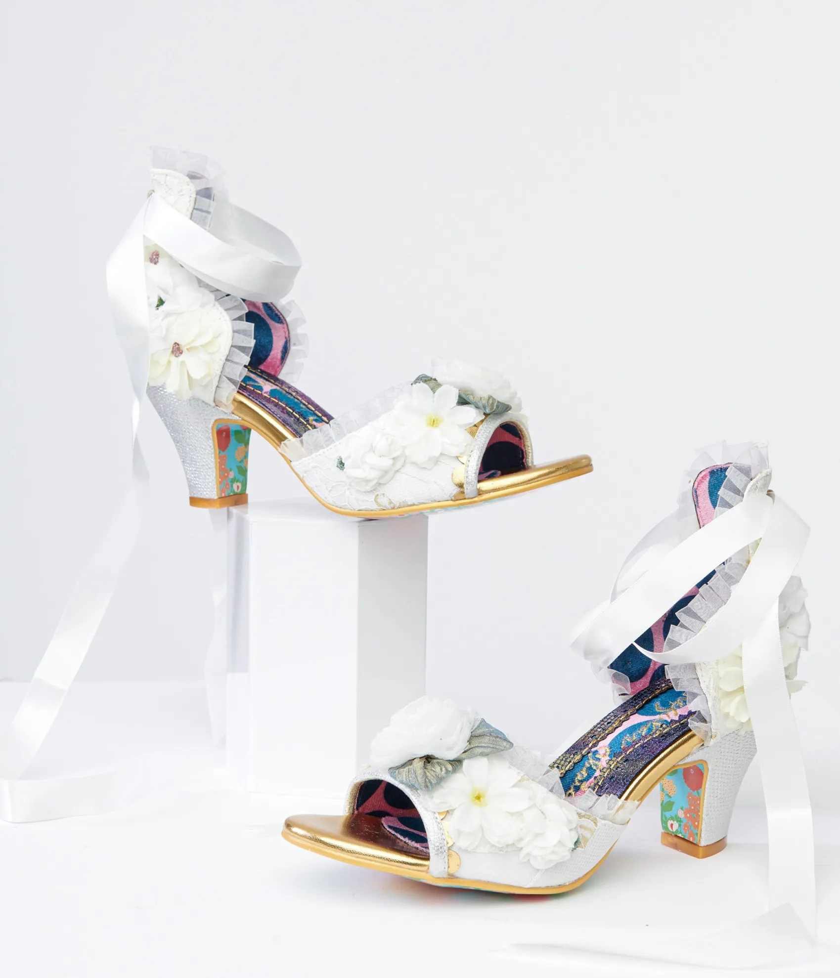 Unique Vintage Irregular Choice White Flower Sandal Pump Best Sale