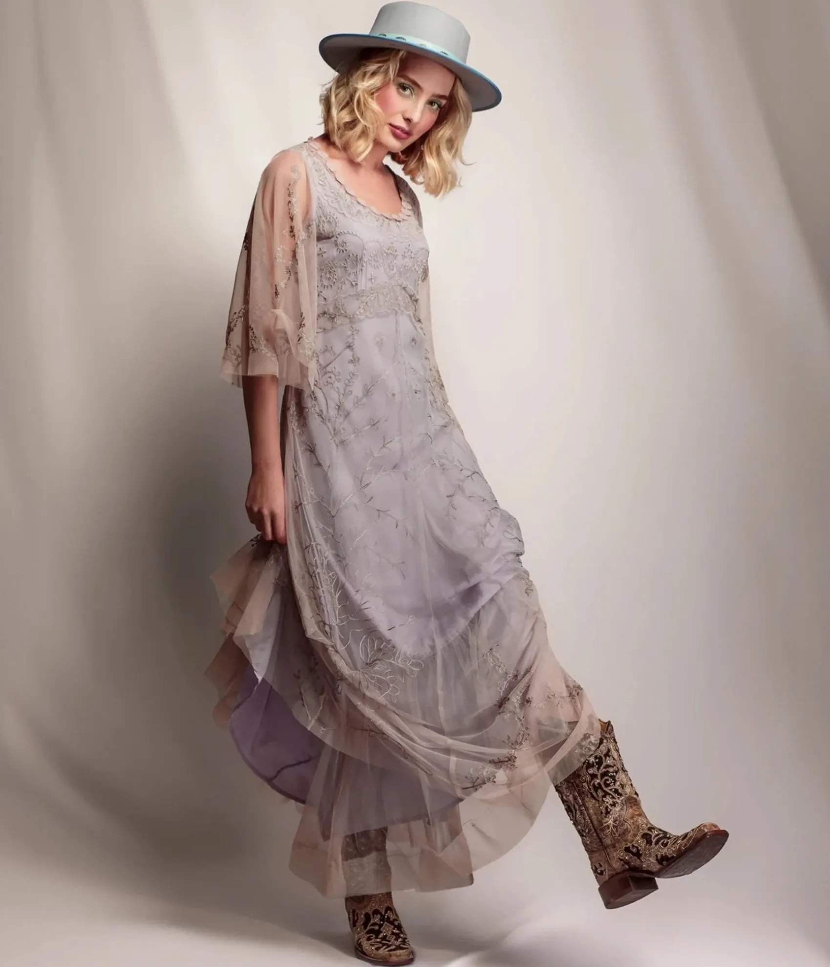 Unique Vintage Nataya Lilac Lace Meadow Delilah Dress Shop