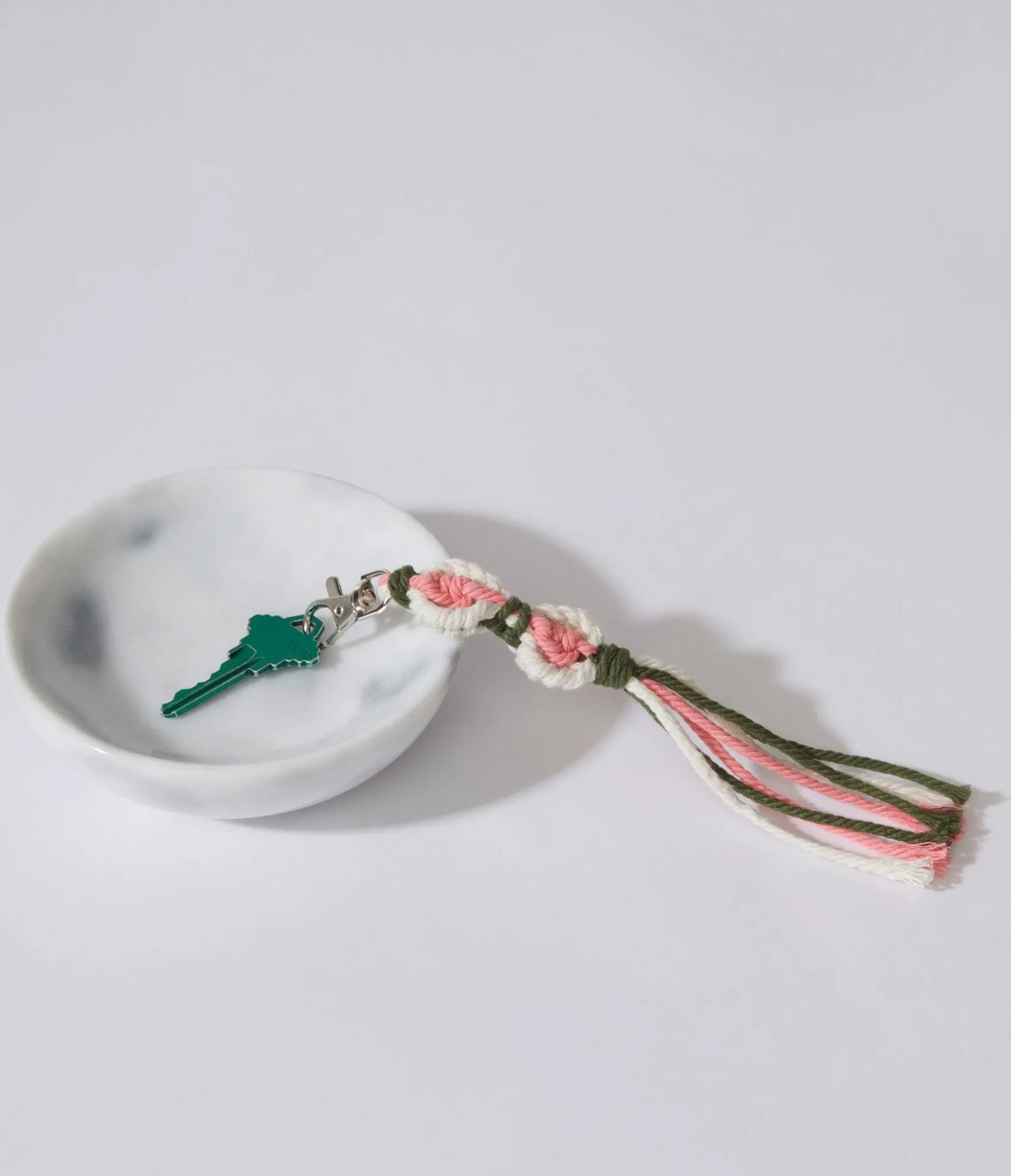 Unique Vintage Olive Daisy Keychain New