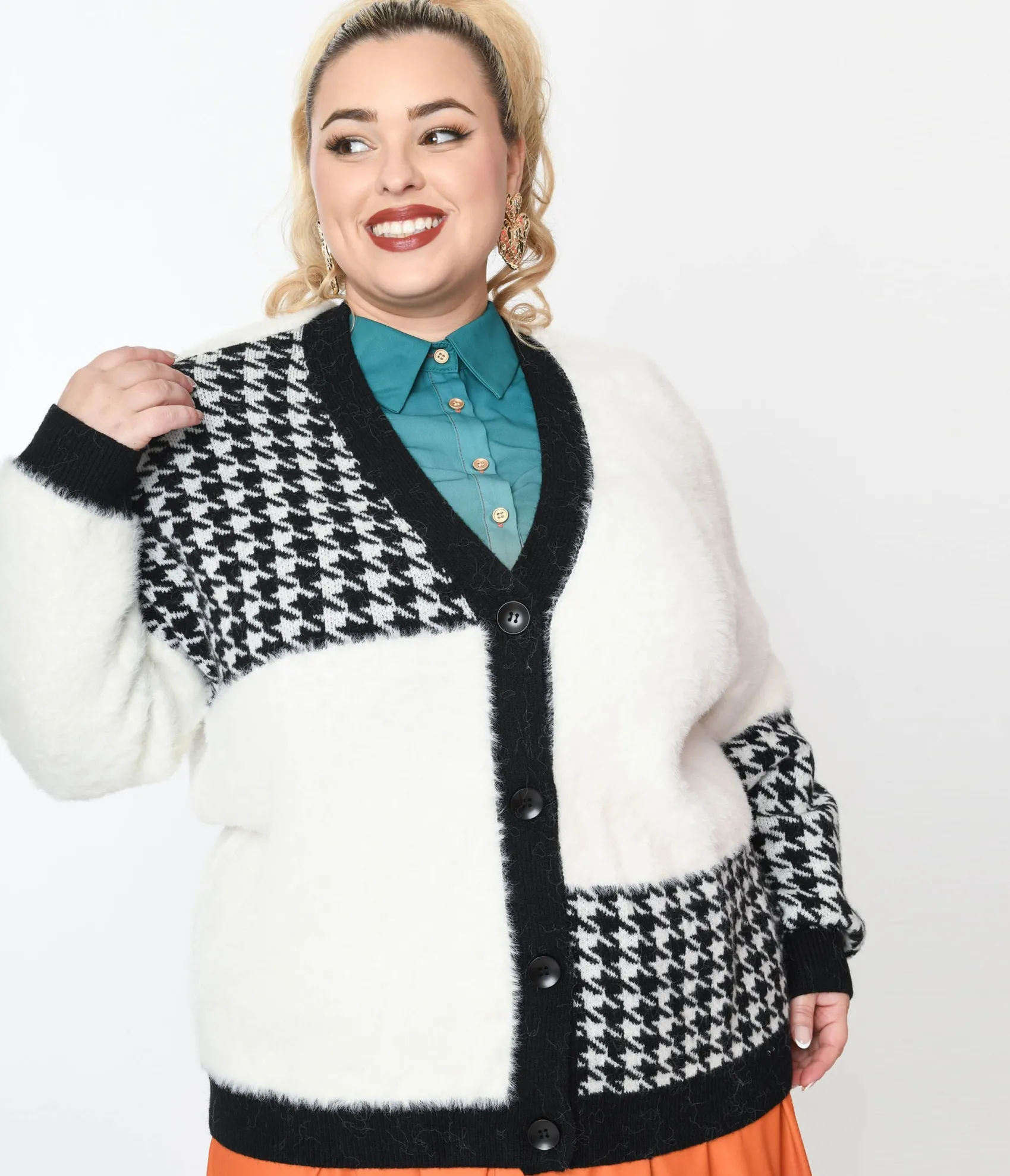 Unique Vintage Plus Size Black Houndstooth & White Color Block Fuzzy Cardigan Flash Sale