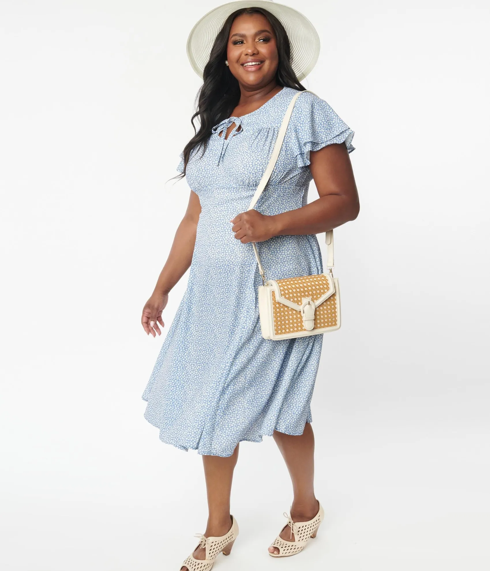 Unique Vintage Plus Size Blue & White Floral Print Lydia Swing Dress Online