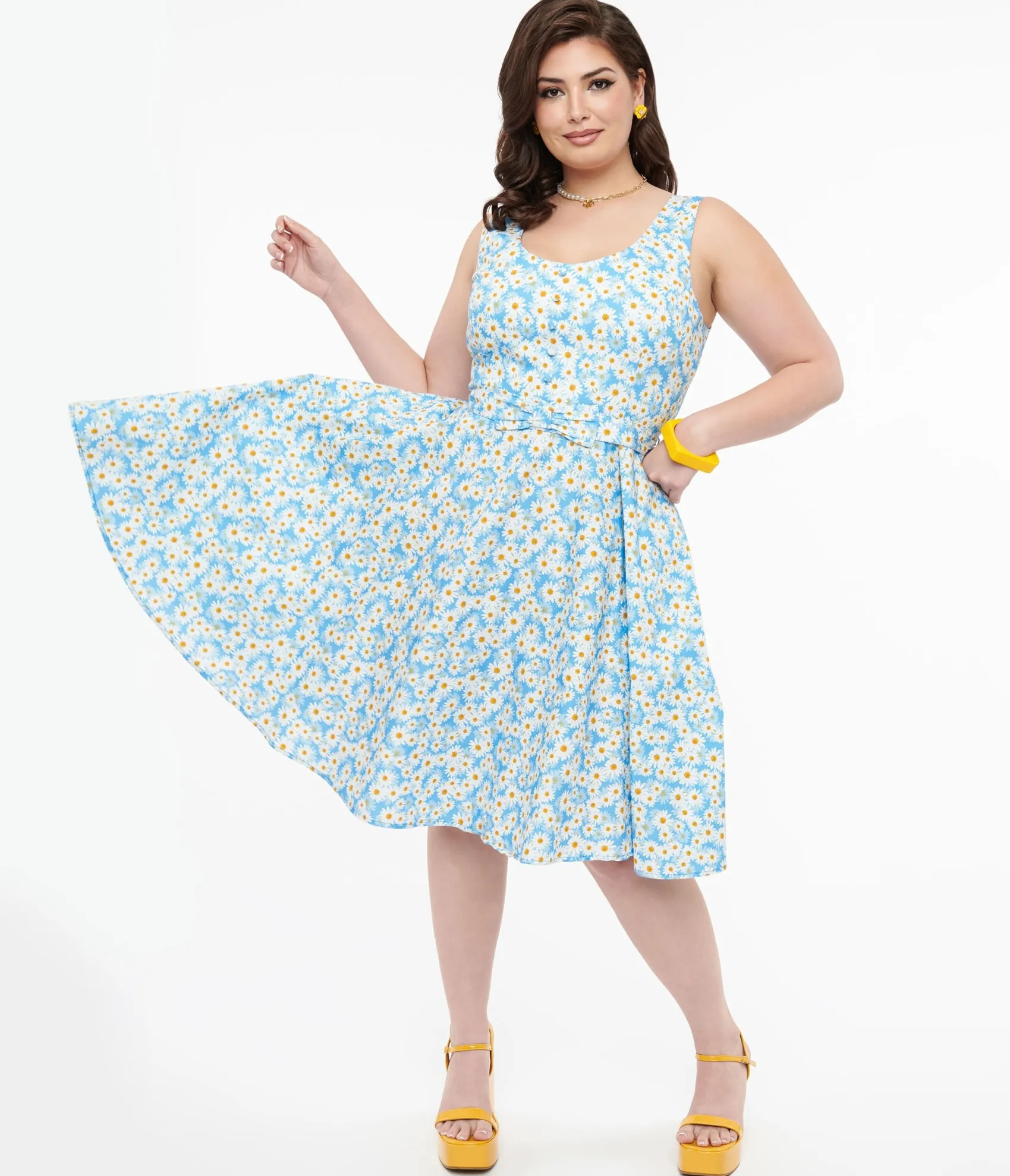 Unique Vintage Plus Size 1950s Blue & Daisy Print Cotton Selda Swing Dress Fashion