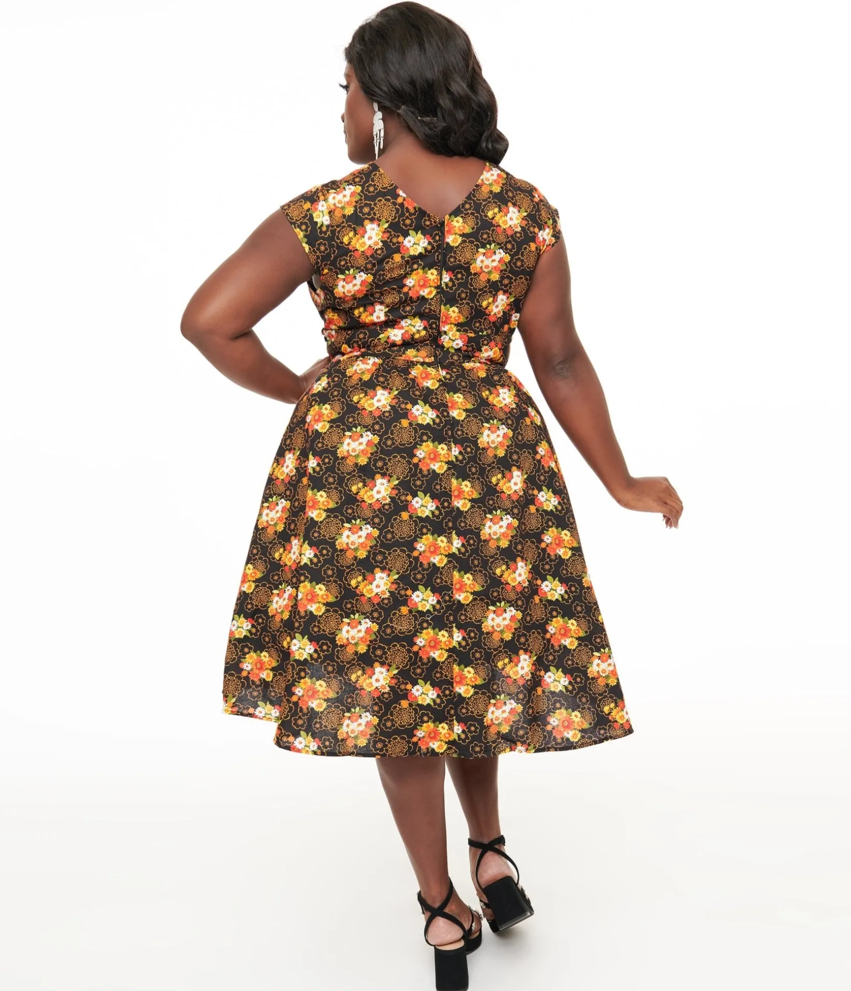 Unique Vintage Retrolicious Plus Size 1950s Black Autumn Floral Cotton Greta Swing Dress Sale