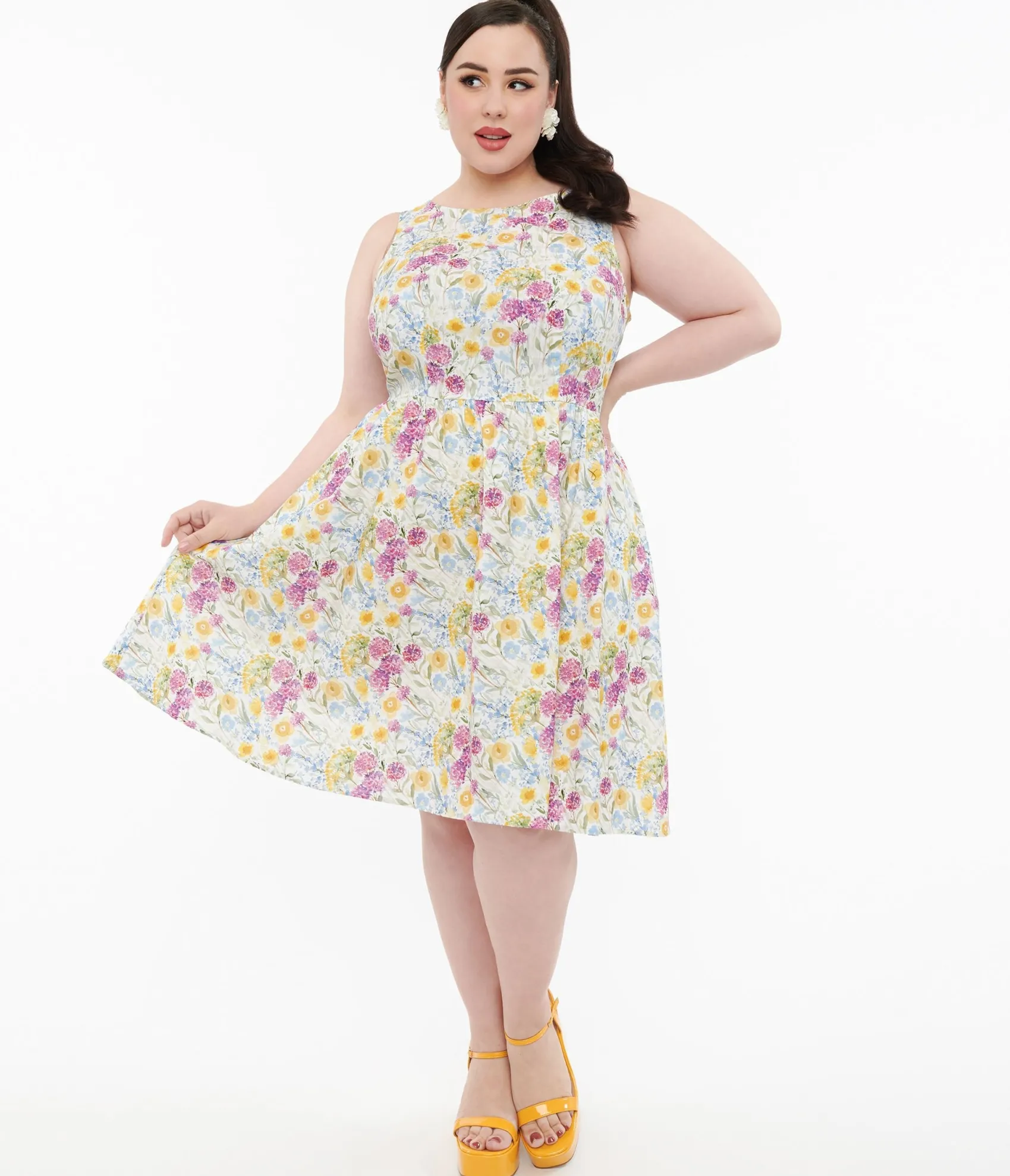 Unique Vintage Retrolicious Plus Size 1950s Vintage Style Wildflower Cotton Swing Dress Cheap
