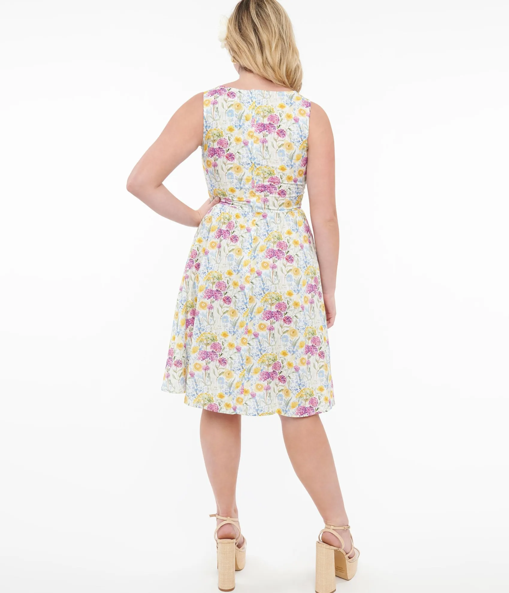 Unique Vintage Retrolicious 1950s Vintage Style Wildflower Cotton Swing Dress Clearance