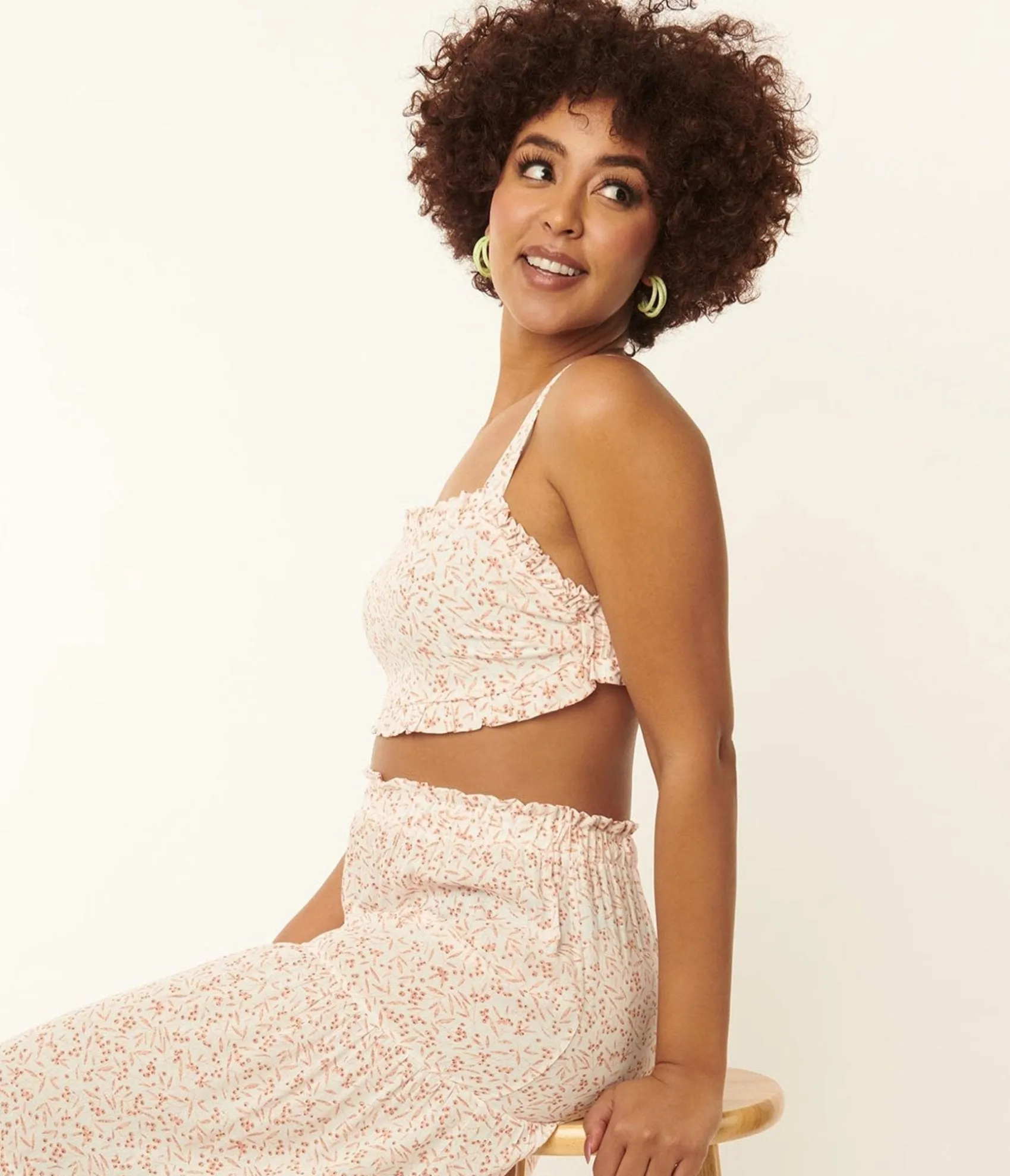 Unique Vintage 1970s Ivory & Coral Berries Print Crop Top Online