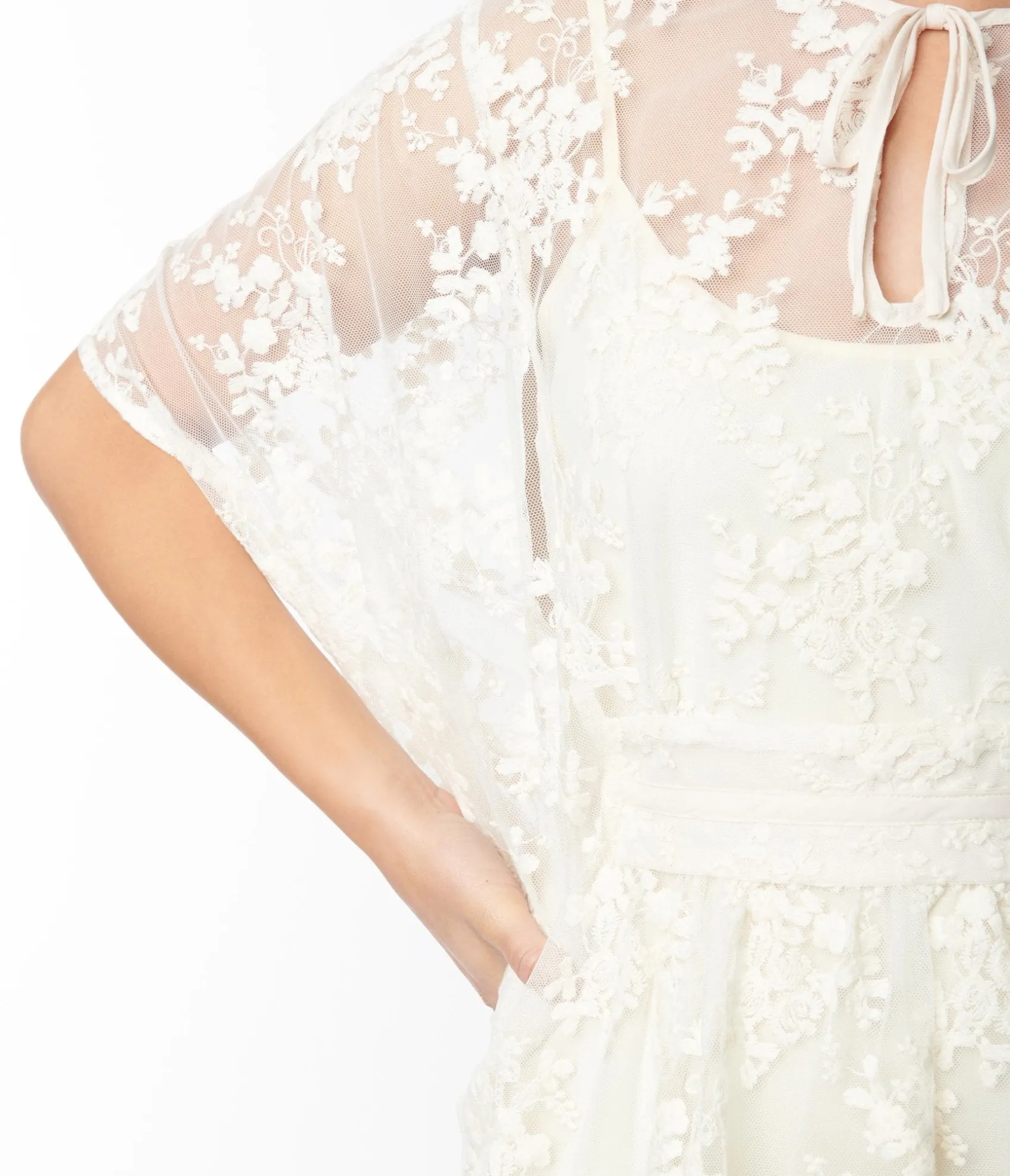Unique Vintage Smak Parlor 1970s Ivory Embroidered Lace Mini Caftan Shop
