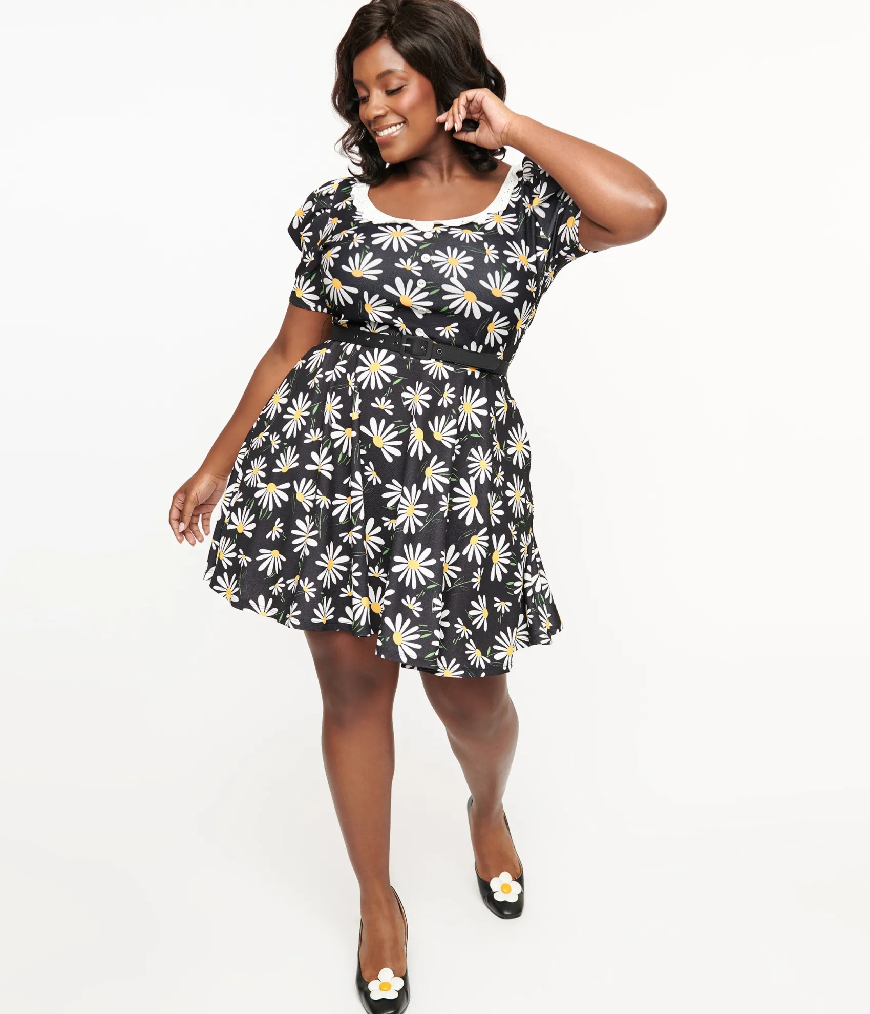Unique Vintage Smak Parlour Plus Size Black & White Daisy Group Chat Flare Dress Best Sale