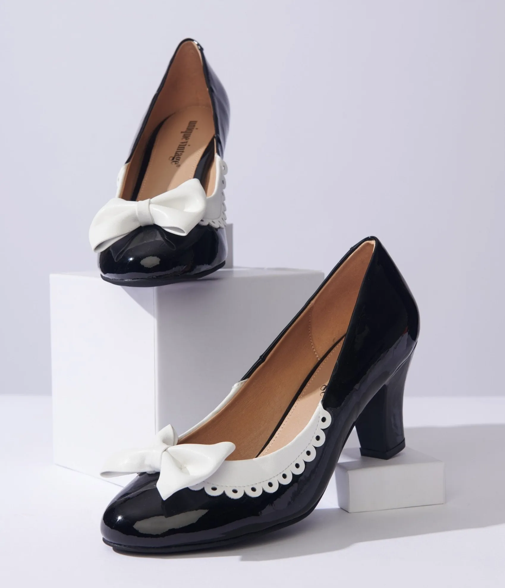 Unique Vintage Black & White Bow Patent Pumps Best Sale