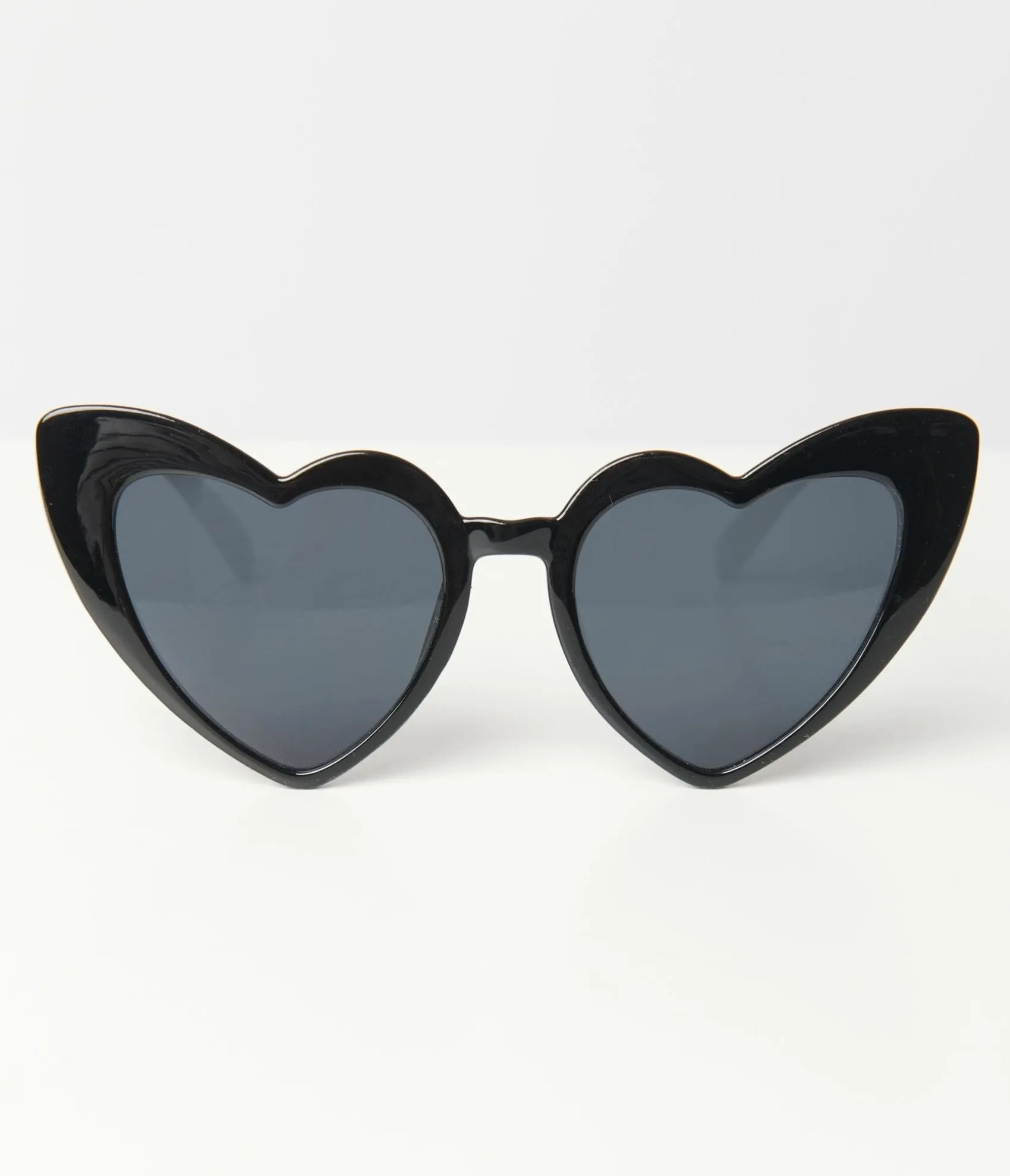 Unique Vintage Black Heart Sunglasses Fashion