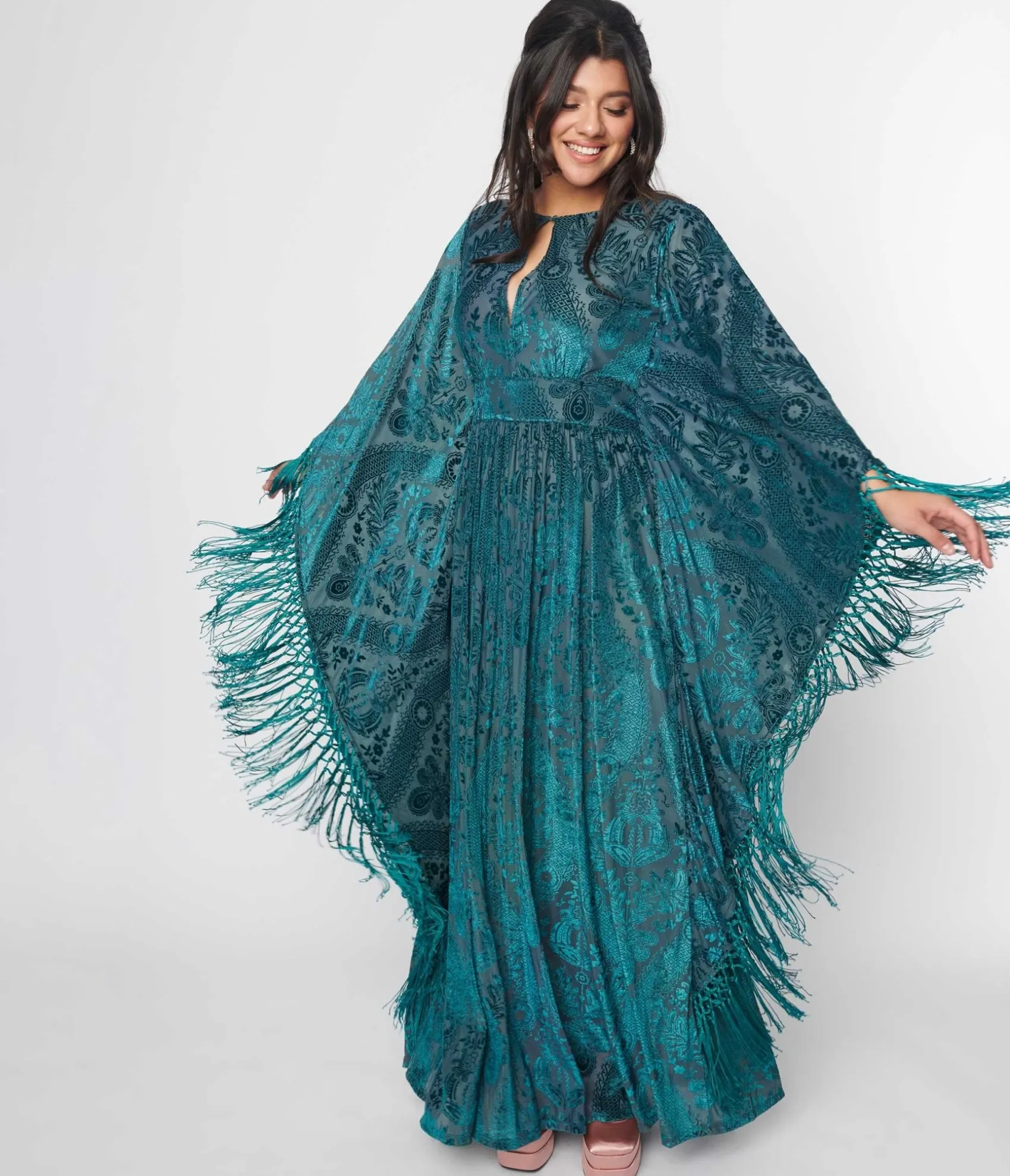Unique Vintage Emerald Floral Fringe Flutter Sleeve Caftan Best Sale