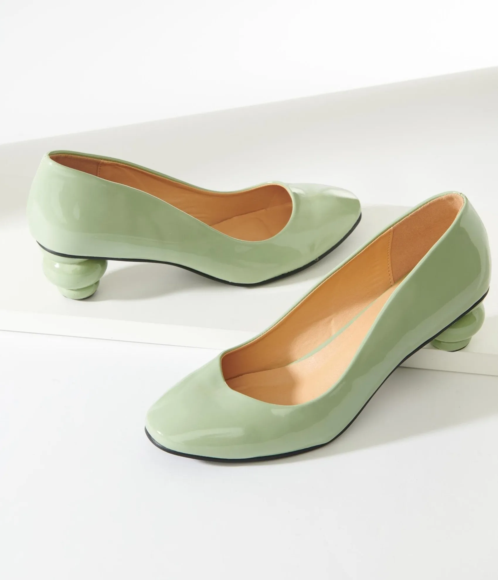 Unique Vintage Green Patent Leatherette Ball Heel Pumps Sale
