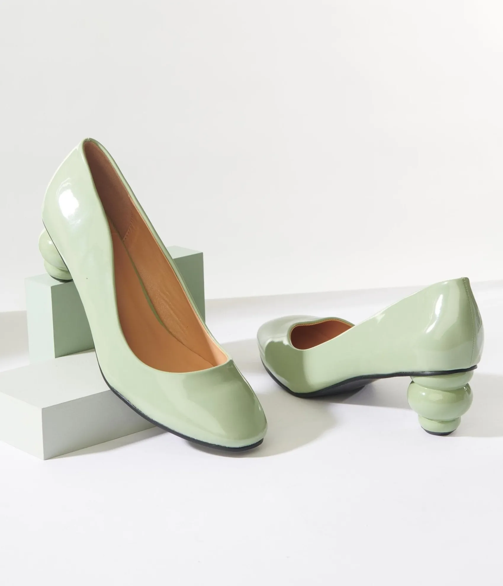 Unique Vintage Green Patent Leatherette Ball Heel Pumps Sale