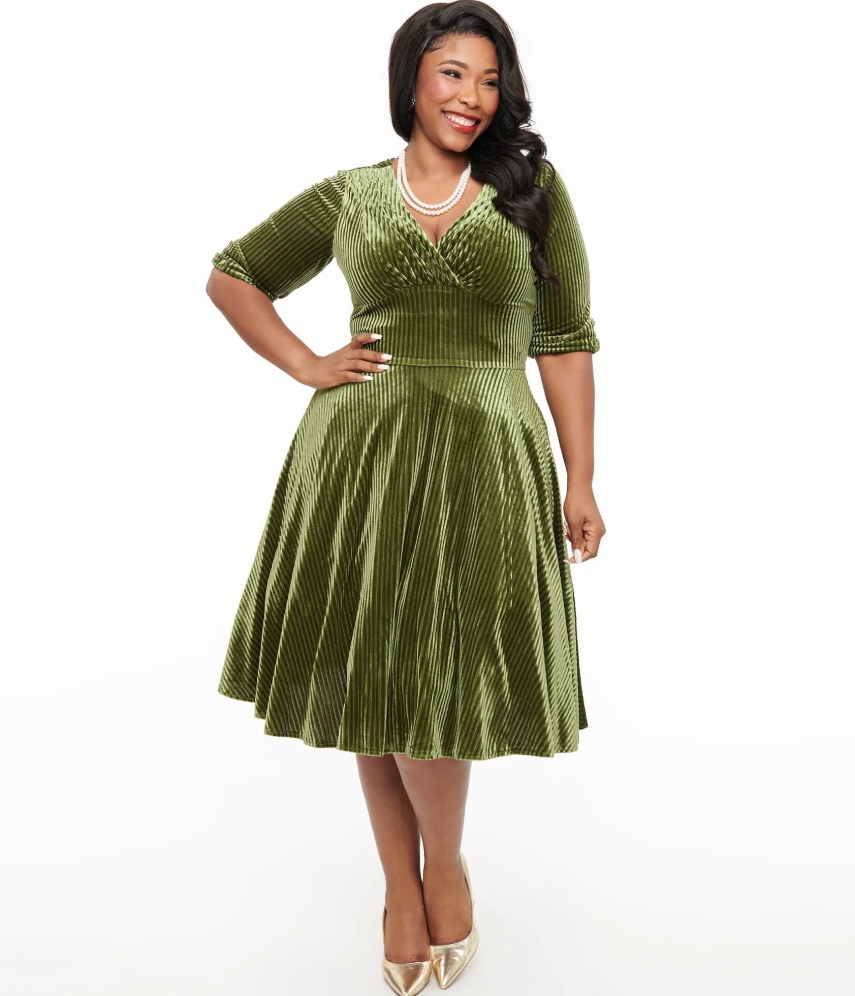 Unique Vintage Plus Size Green 1950s Moss Green Velvet Delores Swing Dress New