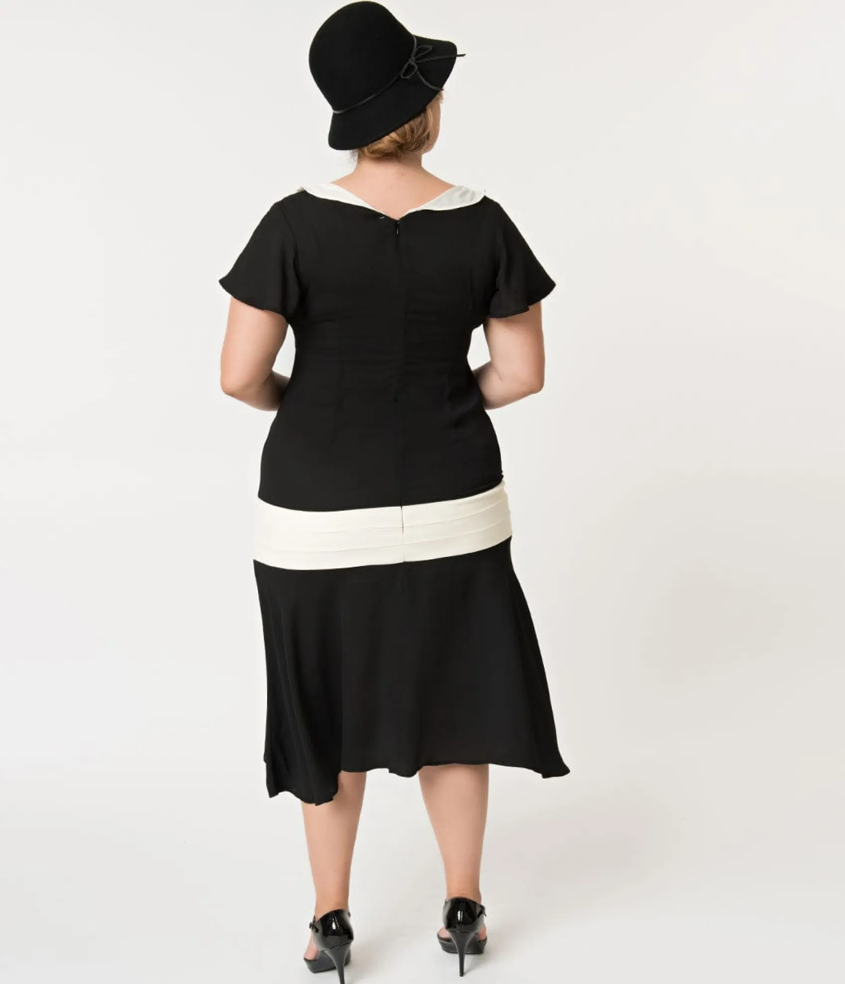 Unique Vintage Plus Size 1920s Black & Cream Wilshire Flapper Day Dress Discount