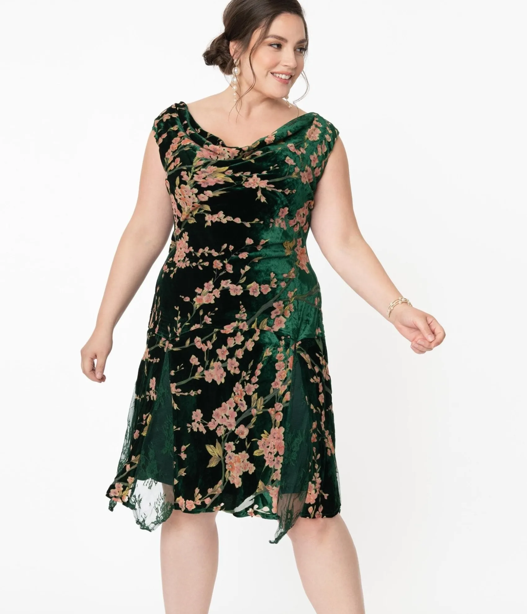 Unique Vintage Plus Size 1920s Emerald Velvet Floral Burnout Hemingway Flapper Dress Clearance