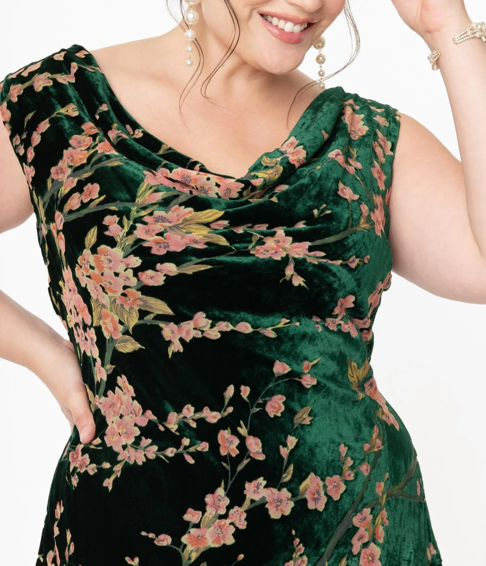 Unique Vintage Plus Size 1920s Emerald Velvet Floral Burnout Hemingway Flapper Dress Clearance