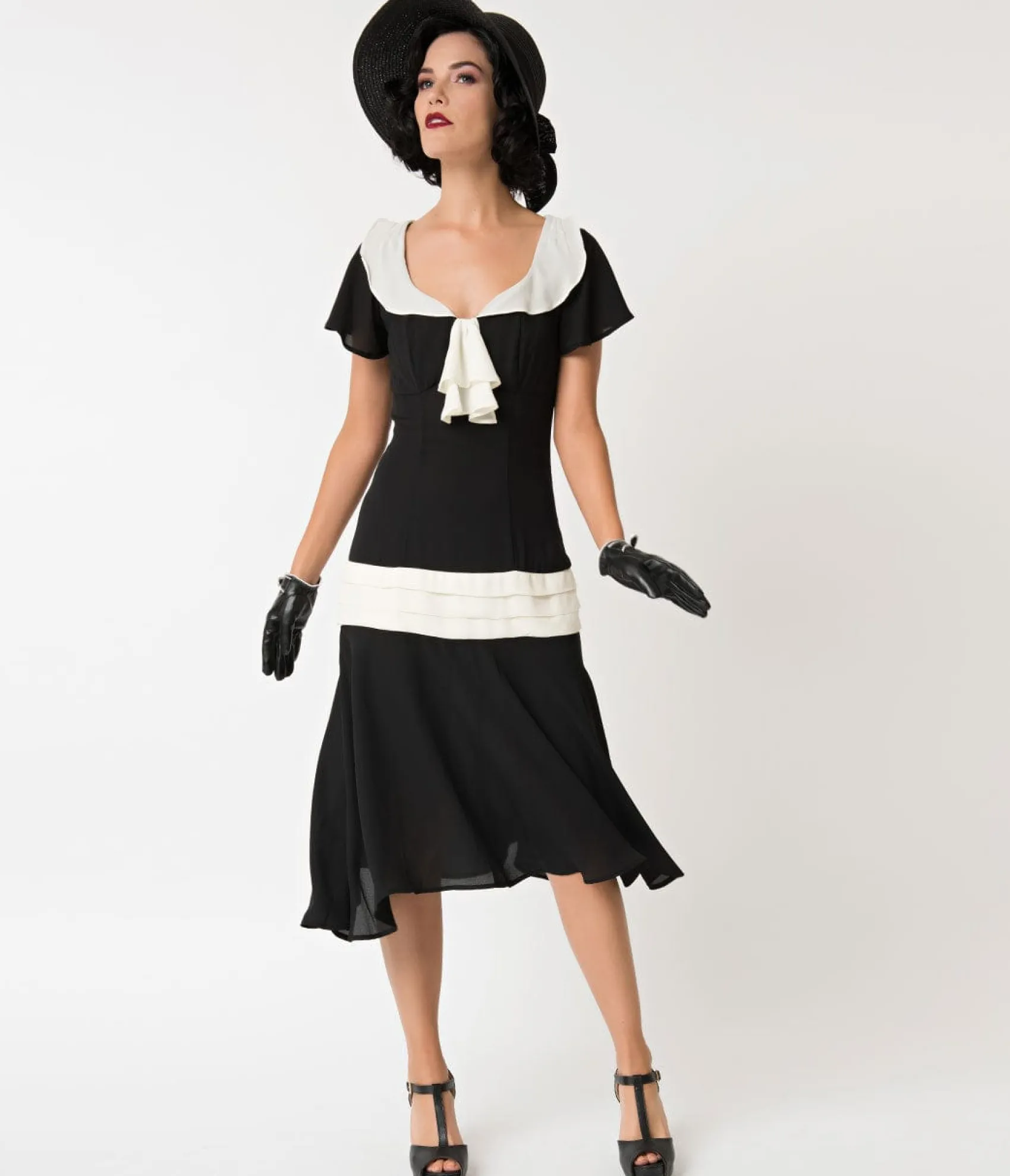 Unique Vintage 1920s Black & Cream Wilshire Flapper Day Dress Flash Sale